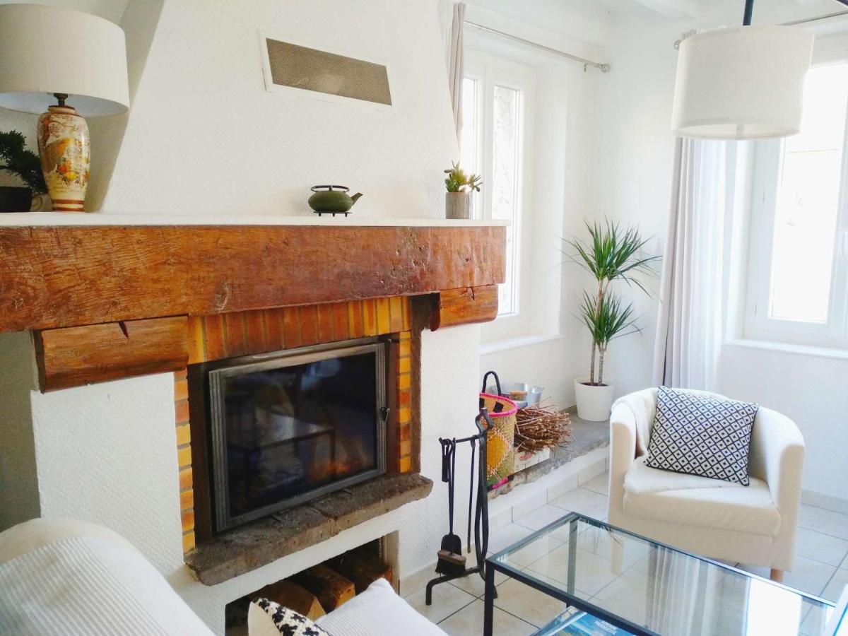 La Maison De Thuy - Gite En Auvergne Gimeaux Екстер'єр фото